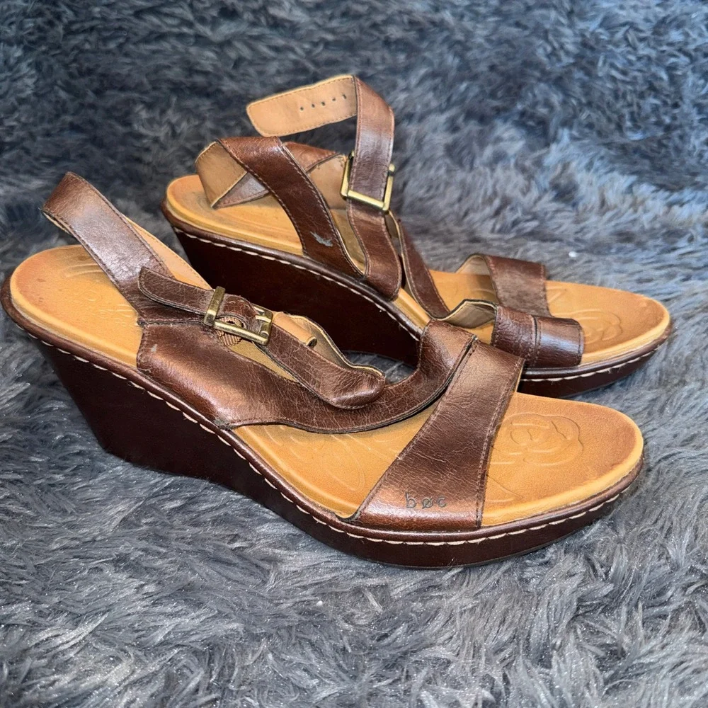 b.o.c. Born Concept Brown Wedge Sandals Womens 11M T-Strap Adjustable Buckle